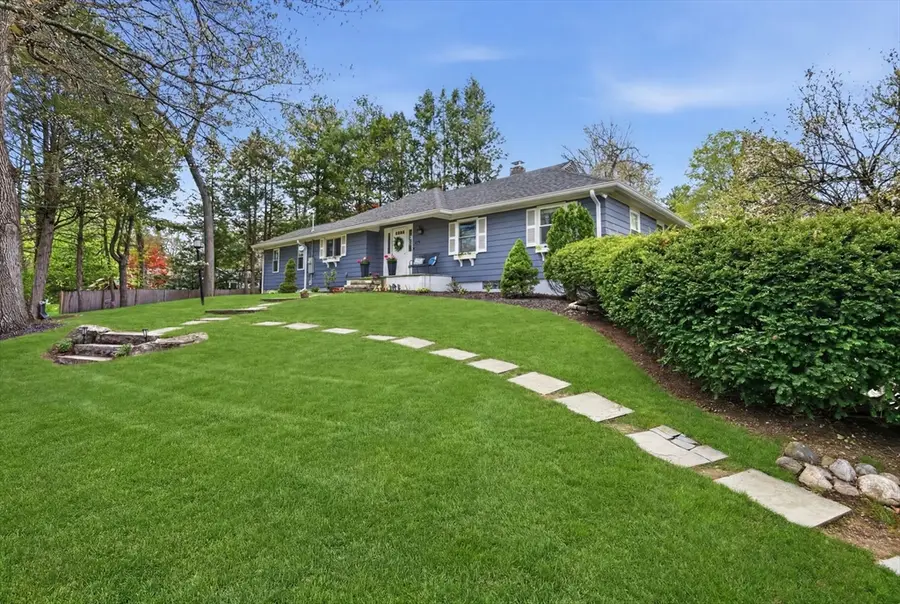 34 Homestead Rd, Lynnfield, MA 01940 - #2
