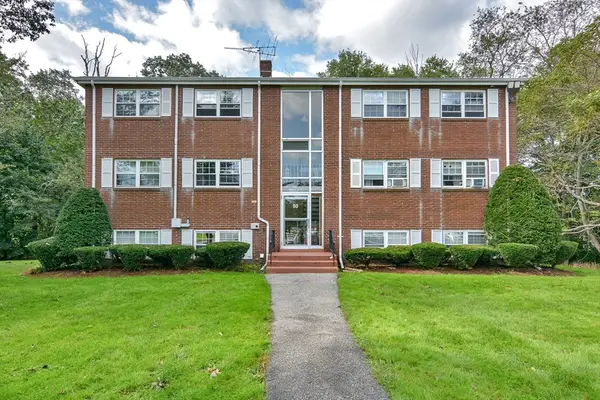 50 Edgelawn Ave #6, North Andover, MA 01845