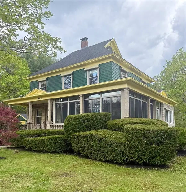 35 Dyer St, Gardner, MA 01440