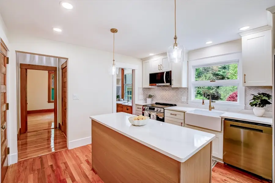 35 Dyer St, Gardner, MA 01440 - #3