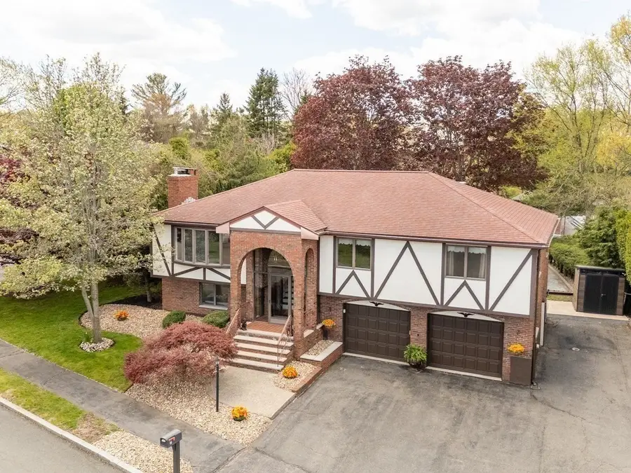 7 Rivers Ln, Stoneham, MA 02180 - #2