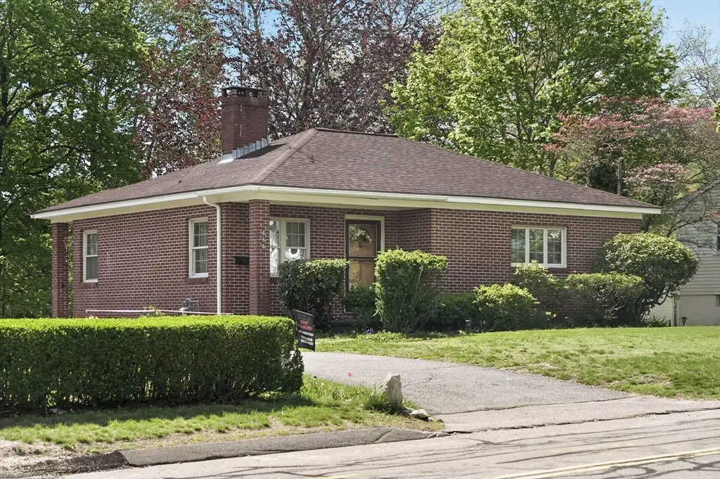 686 Cohannet St, Taunton, MA 02780 - #1