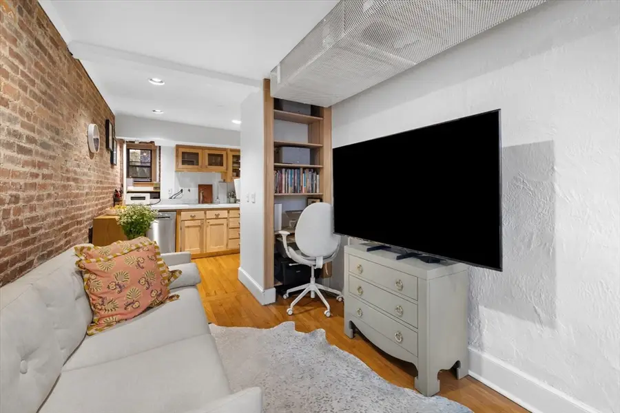 76 Phillips St #A, Boston, MA 02114 - #3