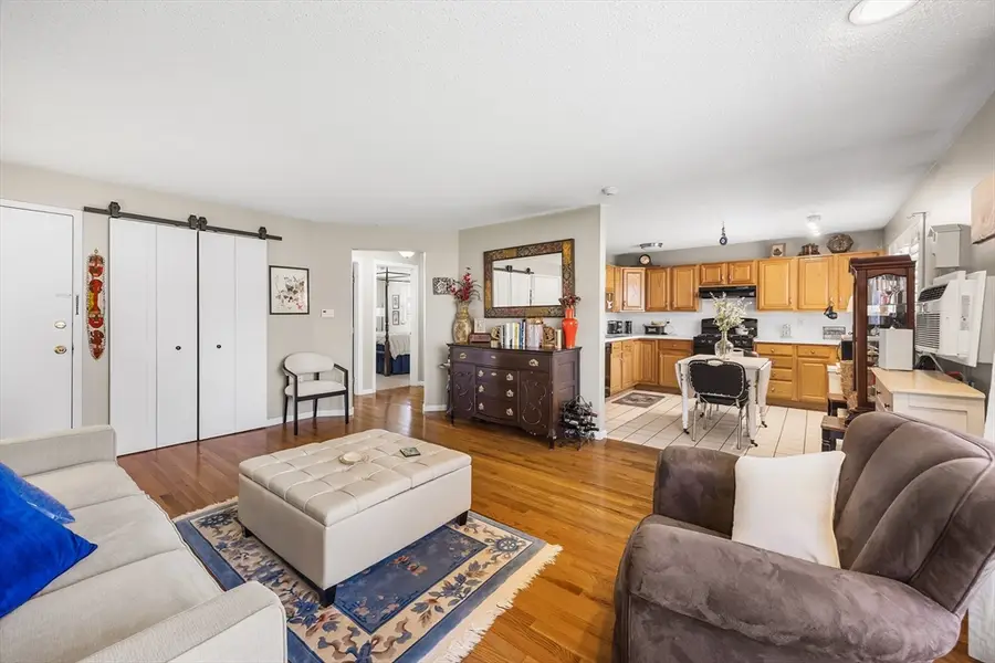 68 Edgelawn Ave #9, North Andover, MA 01845 - #3