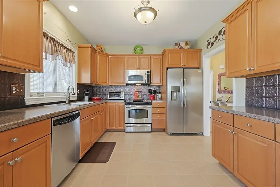 20 Cedarview #20, Milford, MA 01757 - #3