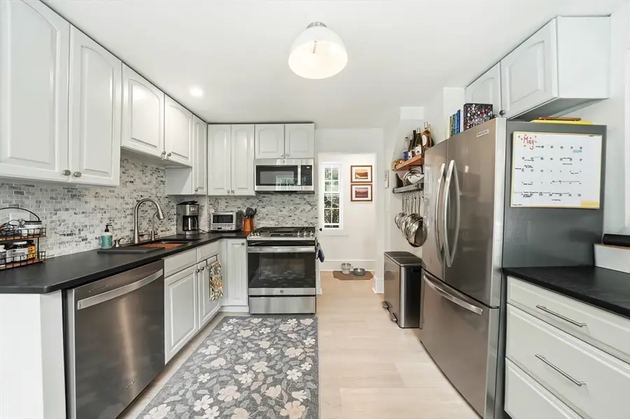 11 Beacon St, Woburn, MA 01801 - #2