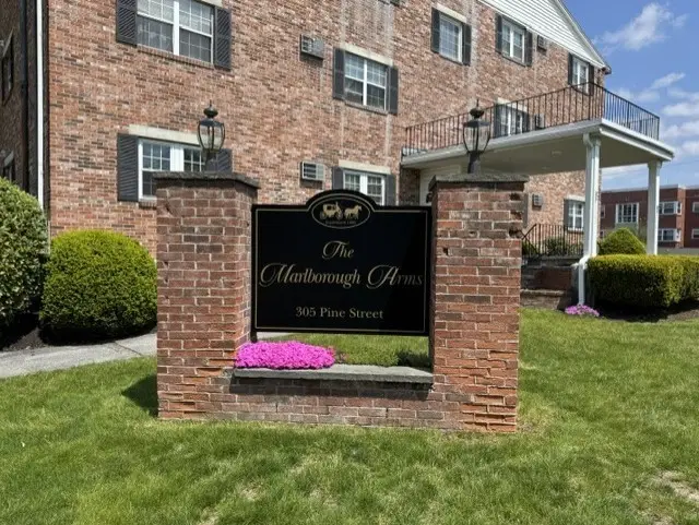 305 Pine St #12, Lowell, MA 01851 - #2