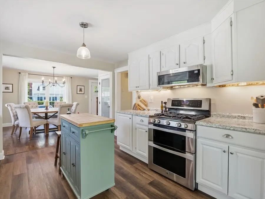 14 Walnut Rd, Chelmsford, MA 01824 - #2