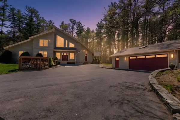 8 Dunham Rd, Freetown, MA 02702