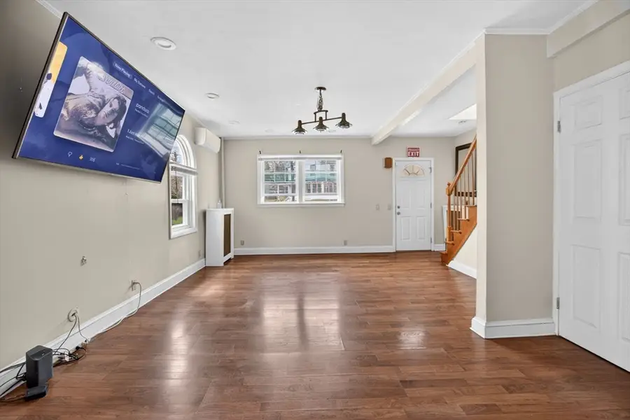 8 Essex St, Swampscott, MA 01907 - #3