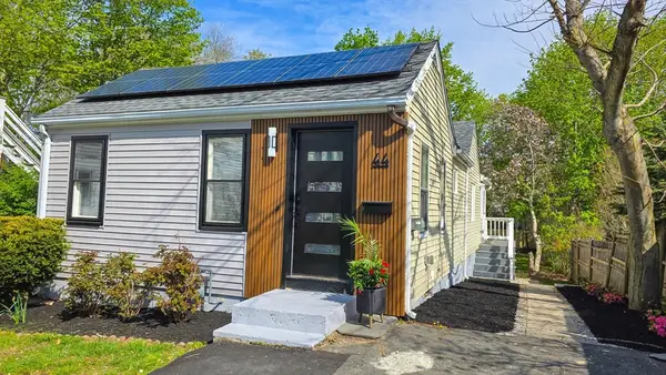 44 Vernon St, Rockland, MA 02370