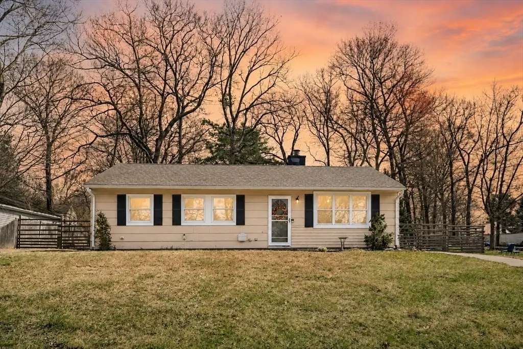 5 Crestwood Ave, Plainville, MA 02762 - #1