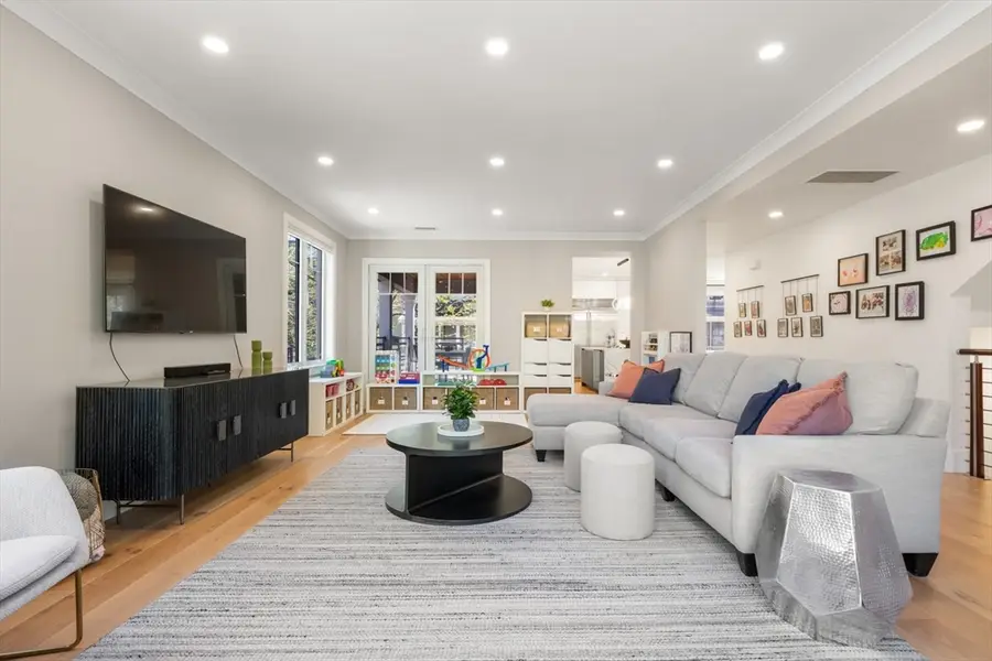80 Verndale St #80, Brookline, MA 02446 - #3