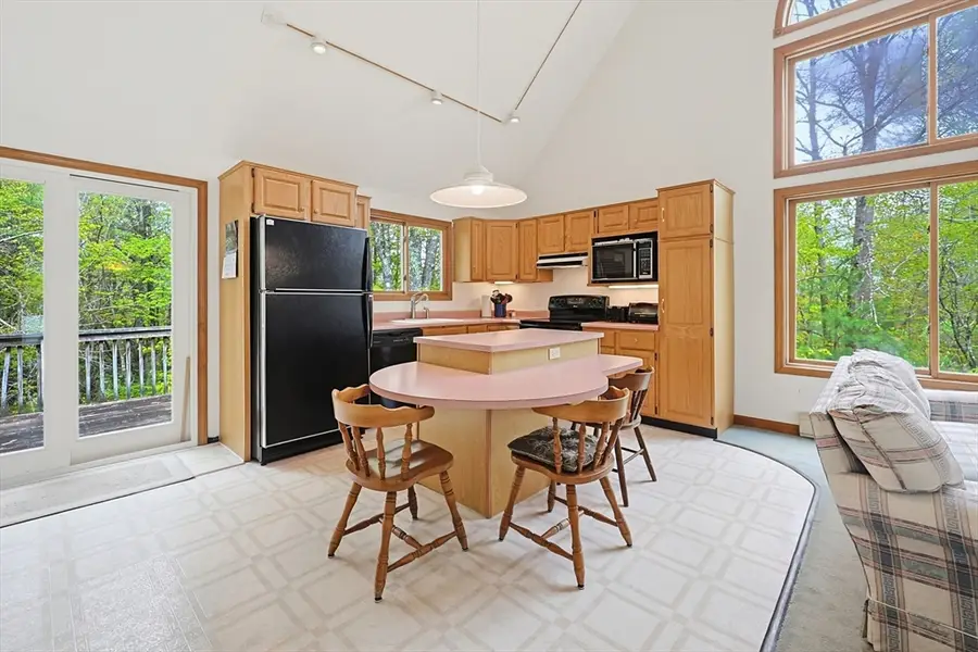 1 Cheyenne Dr, Hubbardston, MA 01452 - #3