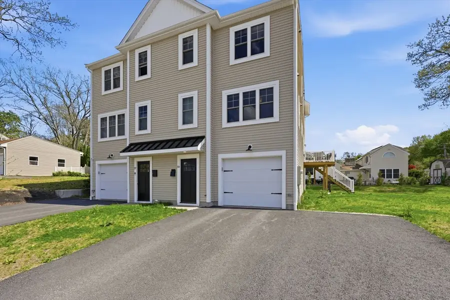 59 Castine St, Worcester, MA 01606 - #3