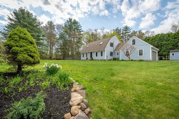 40 Sagamore Street, Hamilton, MA 01982