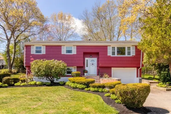 89 Fernandez Cir, Randolph, MA 02368