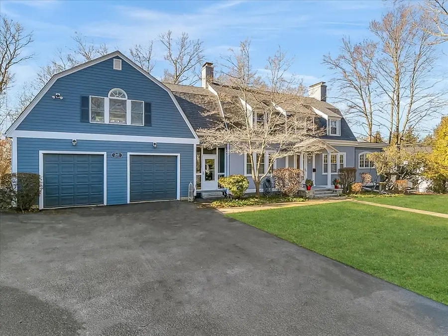 243 Upland Ave, Newton, MA 02461 - #2