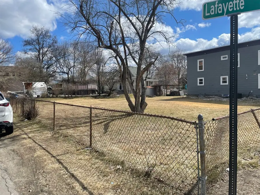 87 Lafayette St, Lowell, MA 01854 - #3