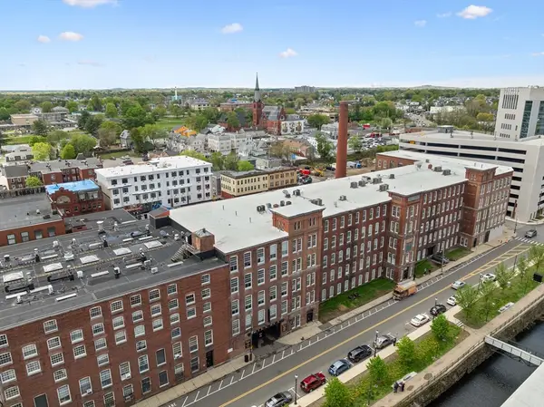 240 Jackson St #313, Lowell, MA 01852