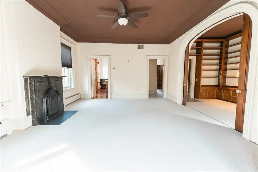 47 Mattoon St, Springfield, MA 01105 - #3