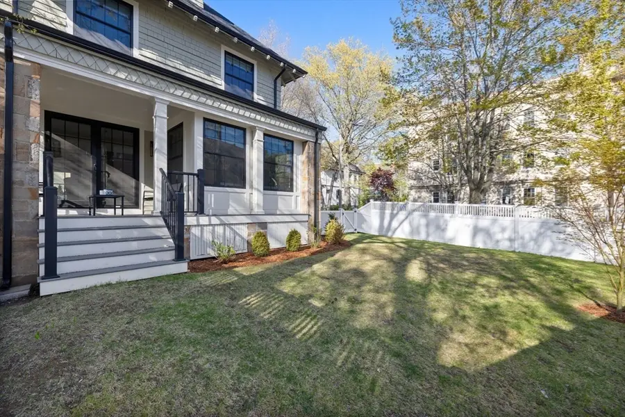 8 Stetson St, Brookline, MA 02446 - #3