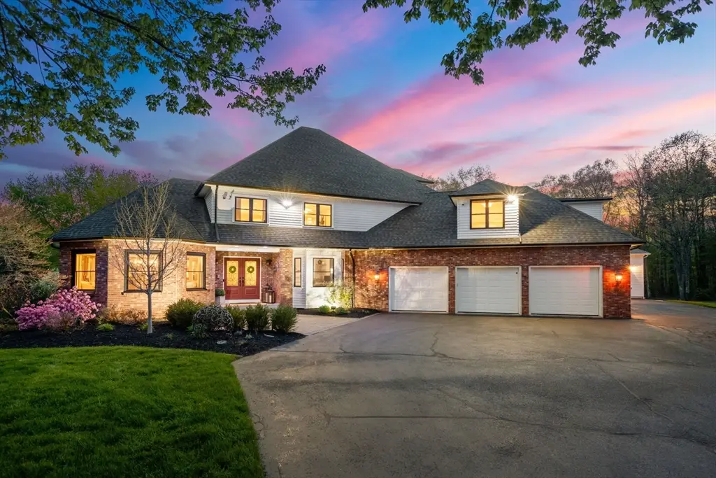 22 Spring Mdws, South Hadley, MA 01075 - #1