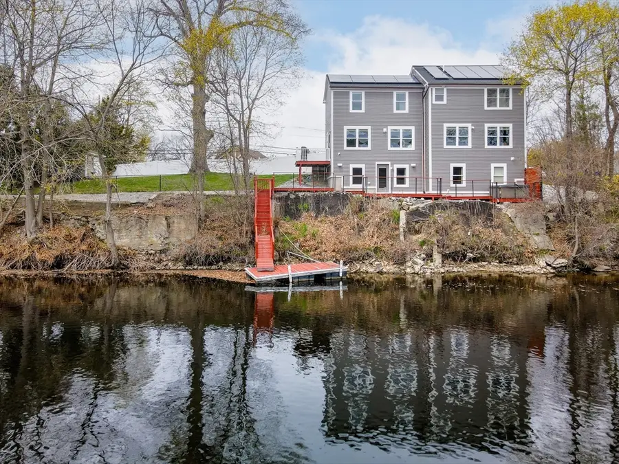 821 Merrimack Ave, Dracut, MA 01826 - #2