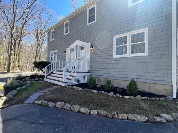 176 Main St #A, Rockport, MA 01966