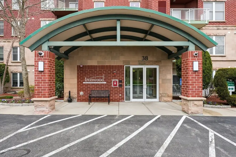 38 Village Rd #110, Middleton, MA 01949 - #2