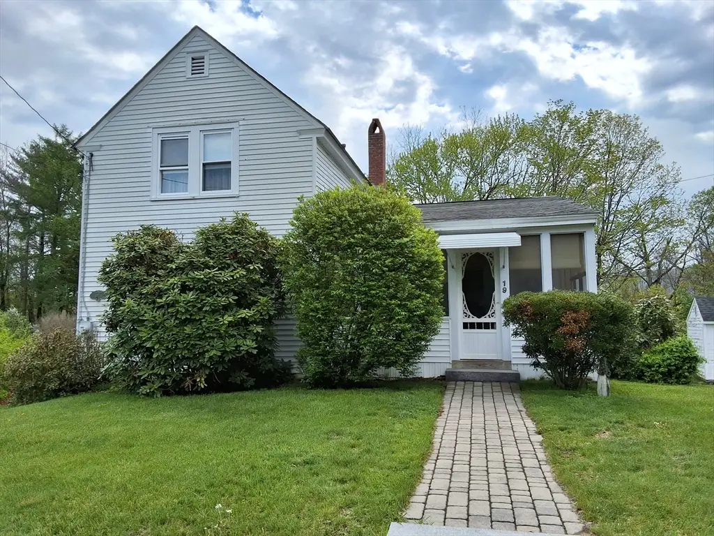 19 Clinton St, Ware, MA 01082 - #1