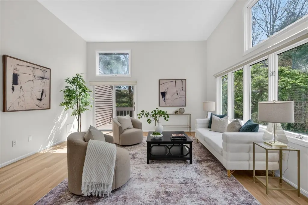 8 Heathwood Ln #8, Chestnut Hill, MA 02467 - #1