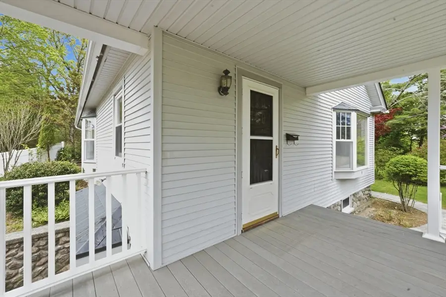 18 Maple St, Auburn, MA 01501 - #3