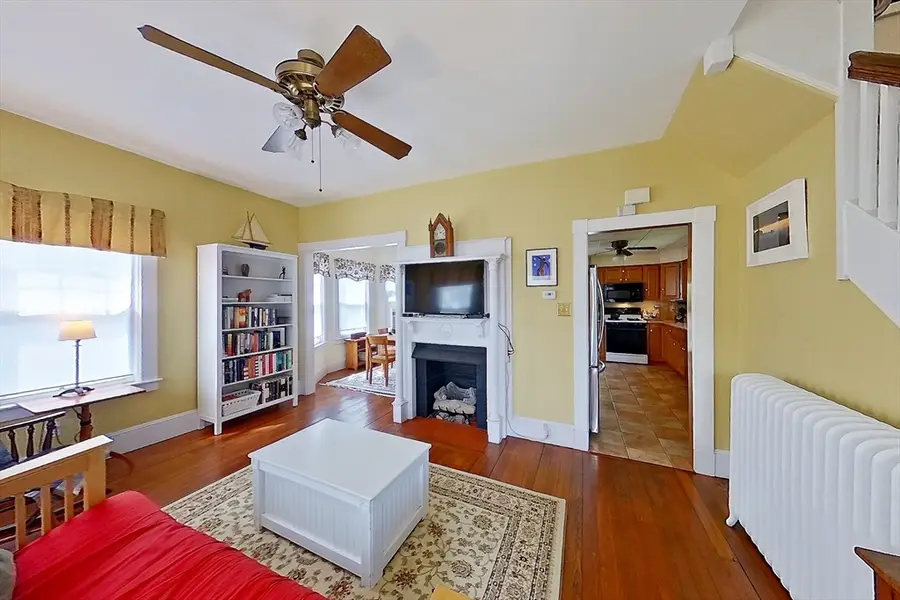 17 Buttonwood St, New Bedford, MA 02740 - #3
