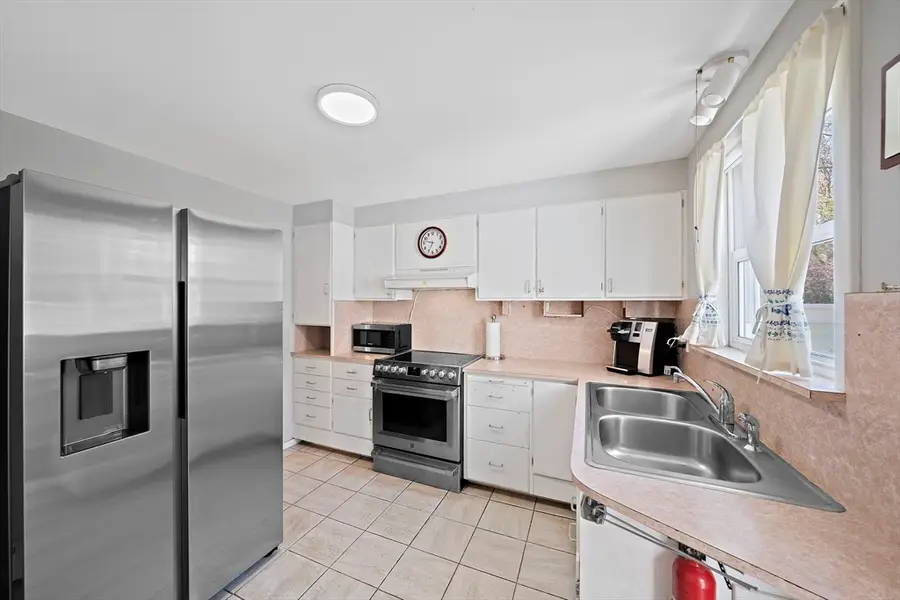447 E Main St, Avon, MA 02322 - #3