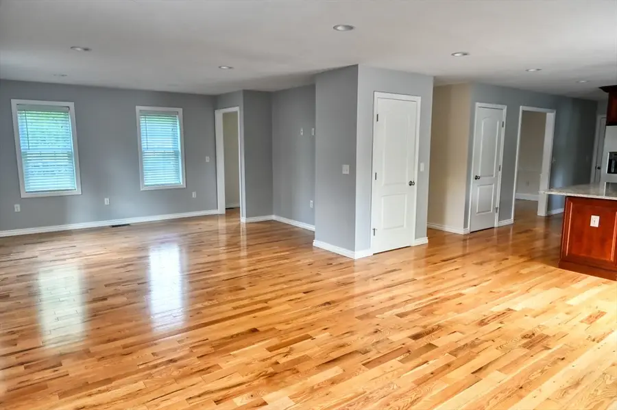 2 Isabella Dr, Douglas, MA 01516 - #3