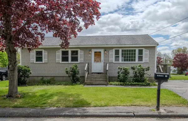 28 Lafayette St, Amesbury, MA 01913