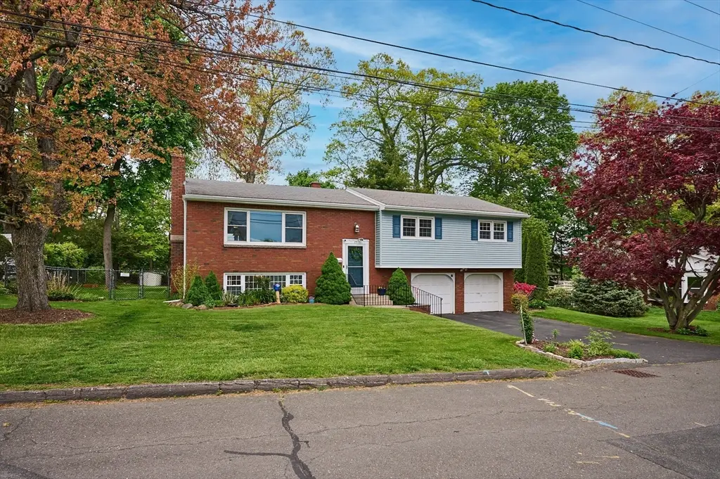 27 Mount Tom Ave., Holyoke, MA 01040 - #1