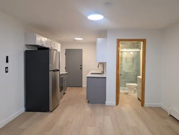 420 Woodward Rd #19, North Providence, RI 02904
