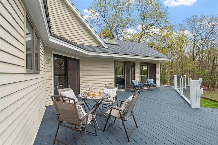 17 Stone Pound Ln, Atkinson, NH 03811 - #3