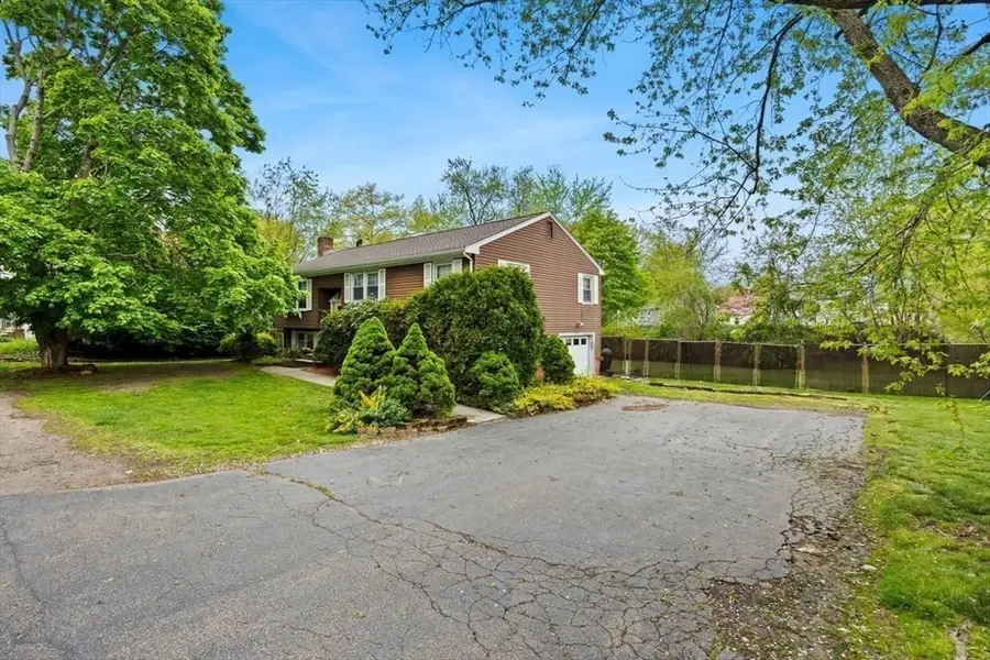 273 W Chestnut St, Brockton, MA 02301 - #2