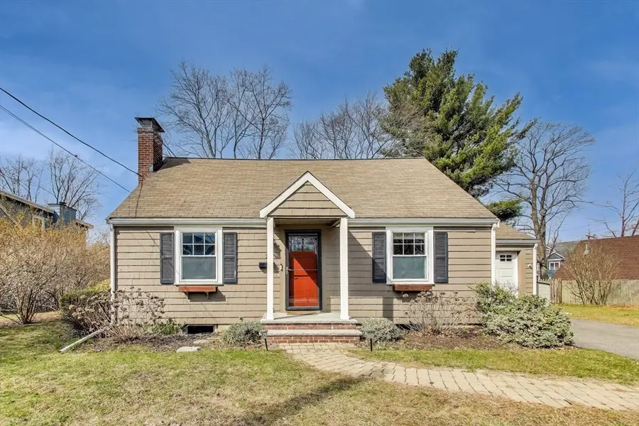 22 Irving St, Reading, MA 01867 - #2