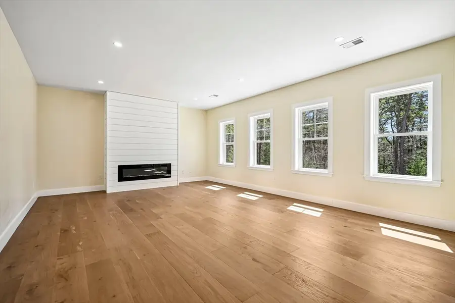 33 Seabiscuit Dr, Plymouth, MA 02360 - #3