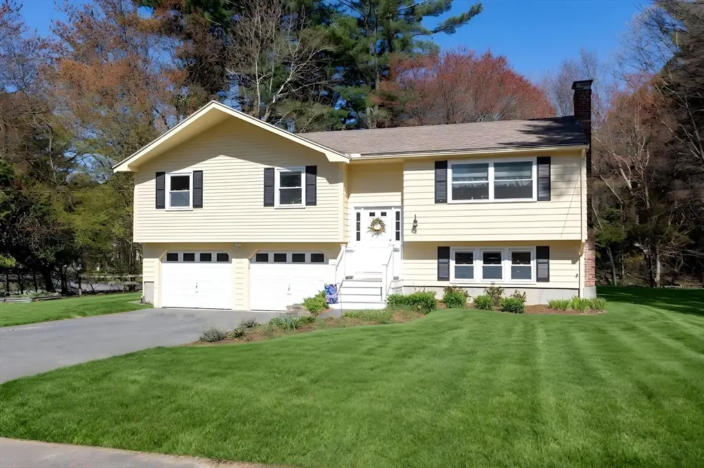2 Red Coat Ln, Plainville, MA 02762 - #1