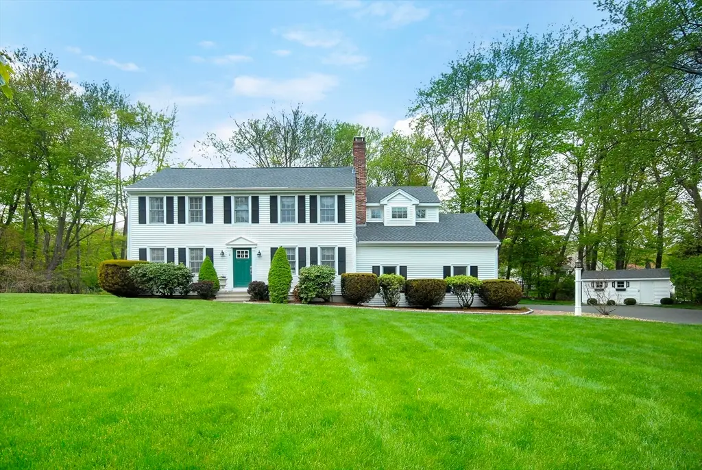 2 Blackthorne Cir, Hopkinton, MA 01748 - #1