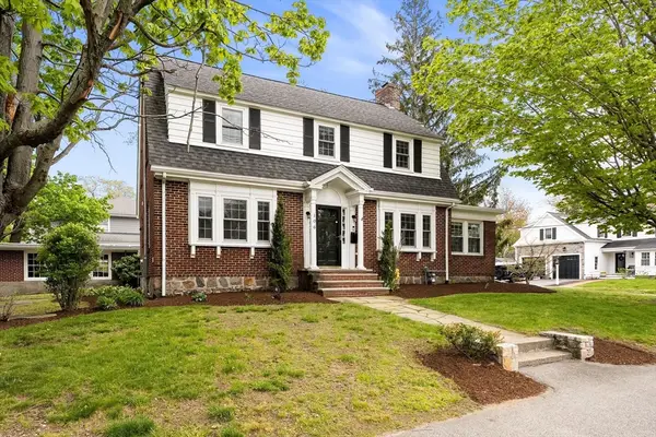 106 Central St, Hingham, MA 02043