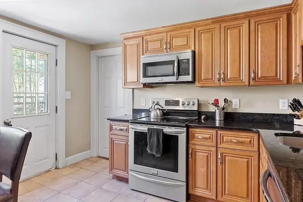 15-17 Stirling St, Andover, MA 01810
