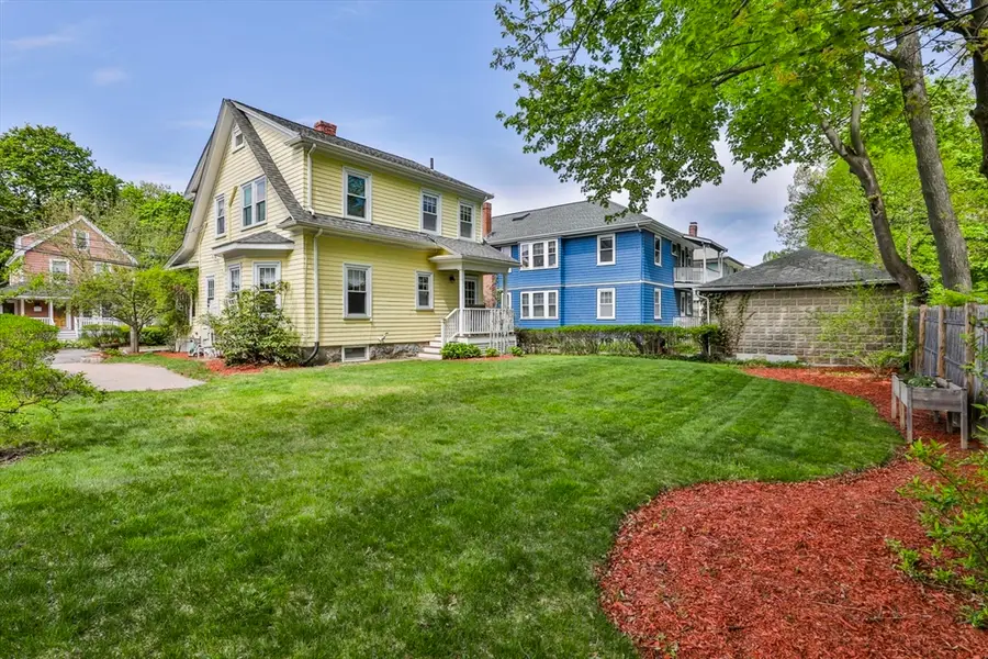 15 Crown St, Milton, MA 02186 - #2