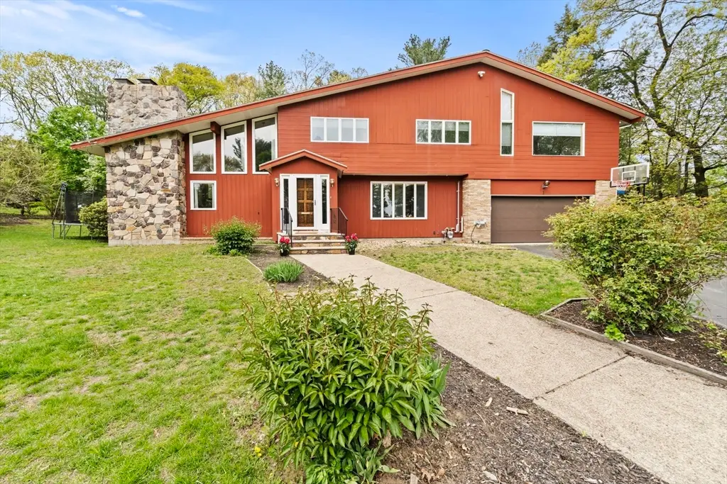 1 Hemlock Dr, Chelmsford, MA 01824 - #1