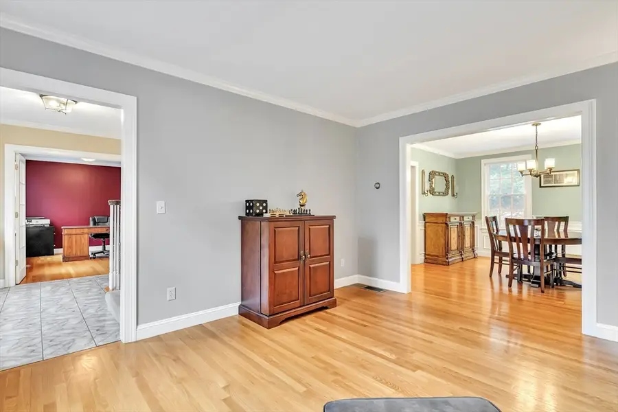 46 Holmes St, Needham, MA 02492 - #3